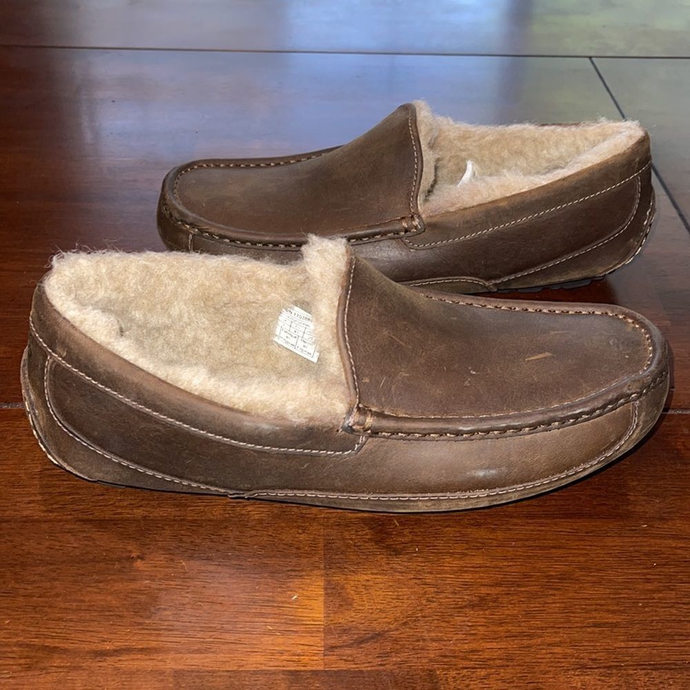 UGG Men’s Ascot Matte Tan Leather Slippers